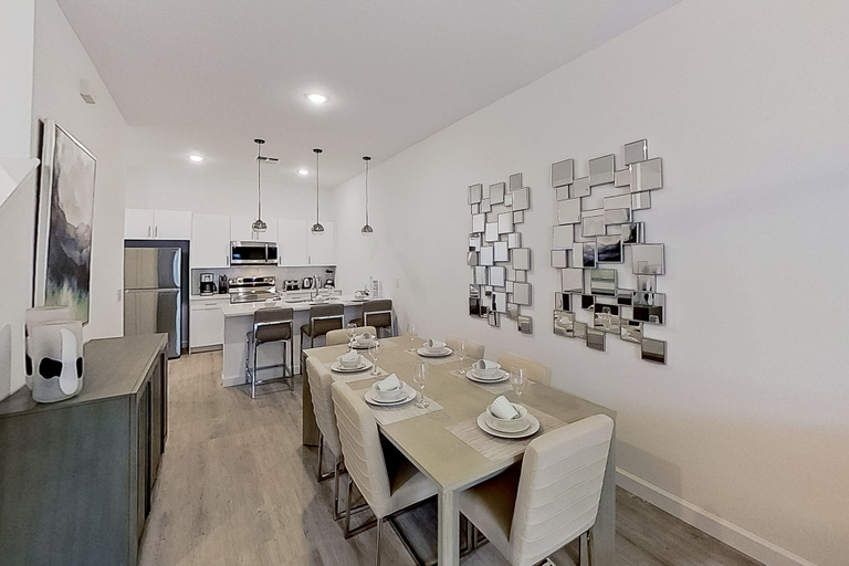 Room 2, Dog-friendly Radiant & Modern Townhome With Private Pool, Patio, AC, & W/D, Polk