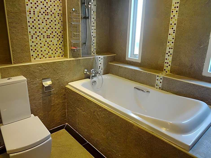 Bathroom 5, Maleez Lodge Hotel and Restaurant, Pattaya