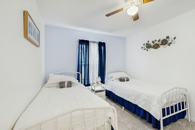 Room 5, Single-level Home With Private Pool, Close to Shopping & Attractions, Lake