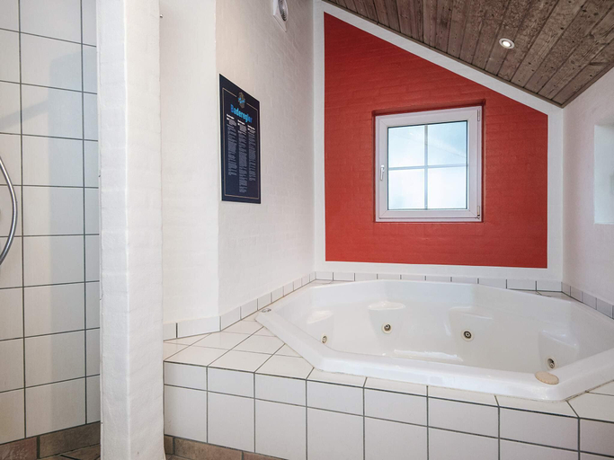 Bathroom 3, Luxurious Beach Retreat in Blavand-By Traum, Varde