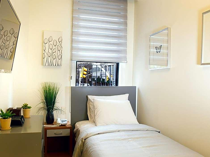 Bedroom 5, Manhattan Inn, New York