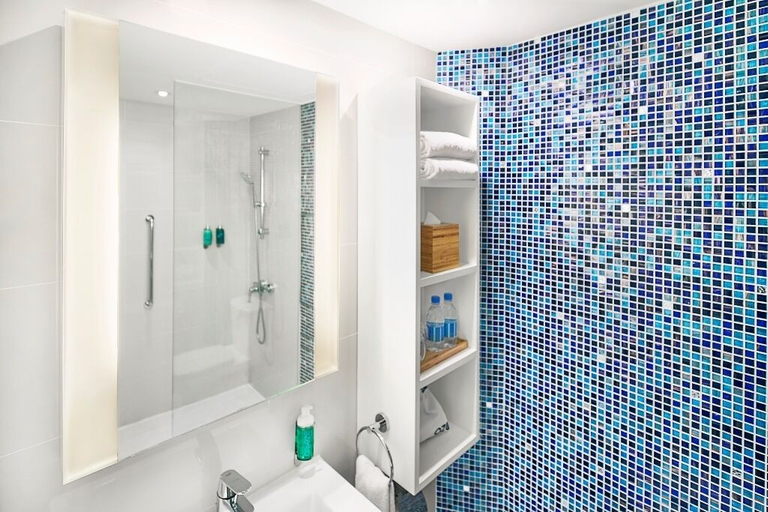 Bathroom 5, Ying'nFlo, Wesley Admiralty, Hong Kong, Hong Kong Island