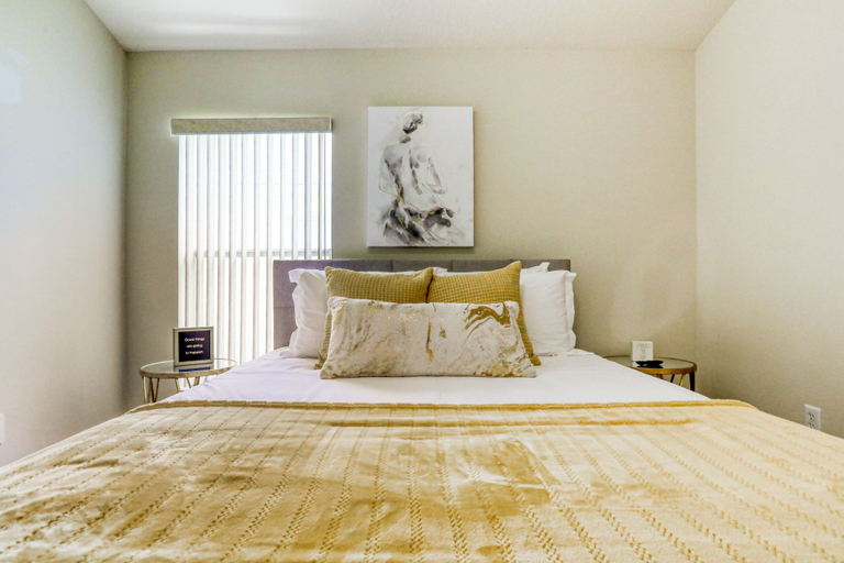 Room 2, Stylish Retreat With a Private, Heated Pool, Central AC, & Garage Game Room, Osceola