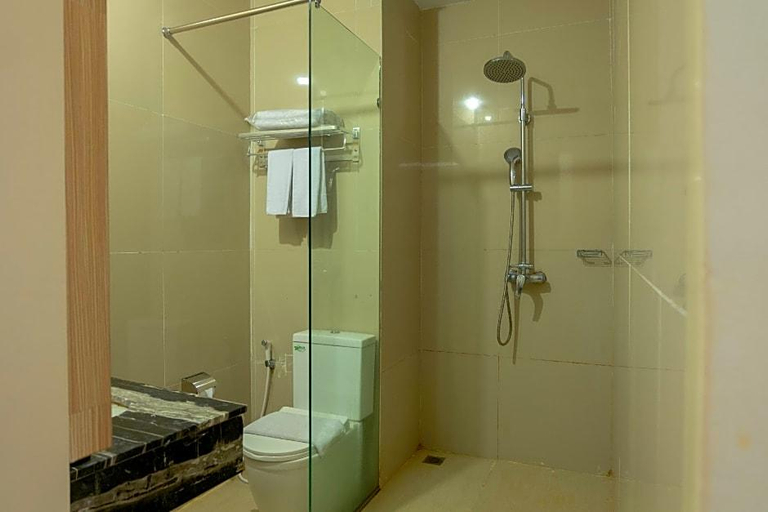 Bathroom 5, @K Hotel Kaliurang, Sleman