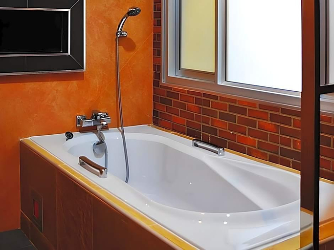 Bathroom 4, Tanisa Resort, Muang Chumphon