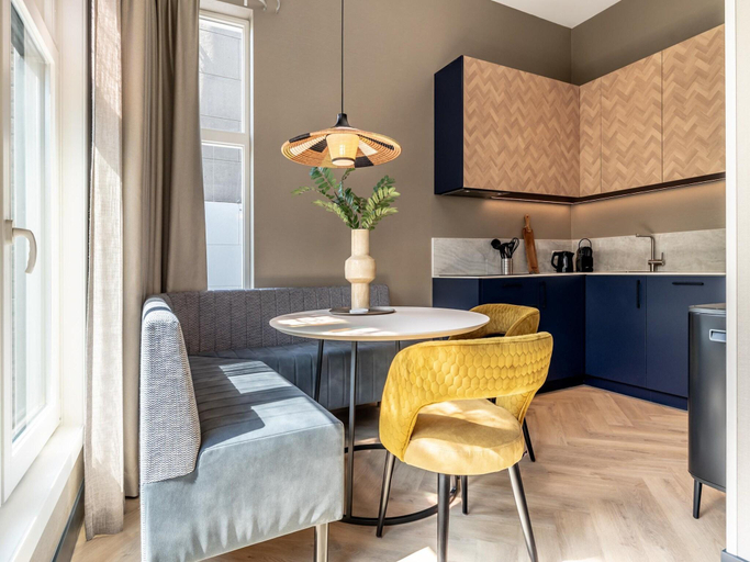 5, Beautiful apartment, view of Delft canal., Delft