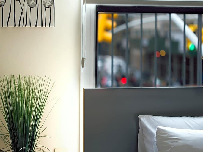 Bedroom 4, Manhattan Inn, New York