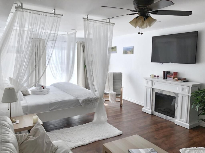 Room 2, Romantic Studio Cottage, Lambton