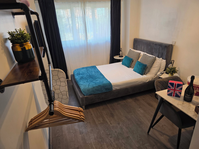 Room 3, Eastwood, Solihull