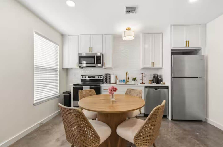 Private kitchen 5, Magazine Inn, Lafayette
