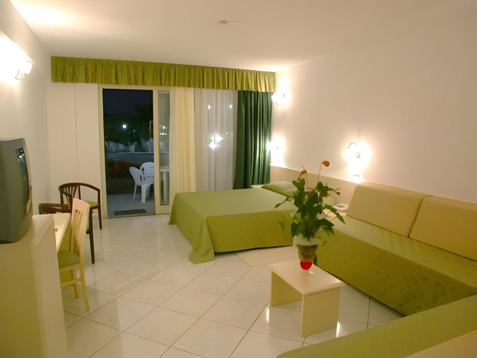 Bedroom 3, Kings House Hotel Resort, Catania