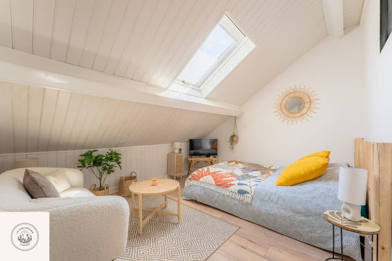 Room 3, Les Combles d Eugene Proche Bollaert 2pers, Pas-de-Calais