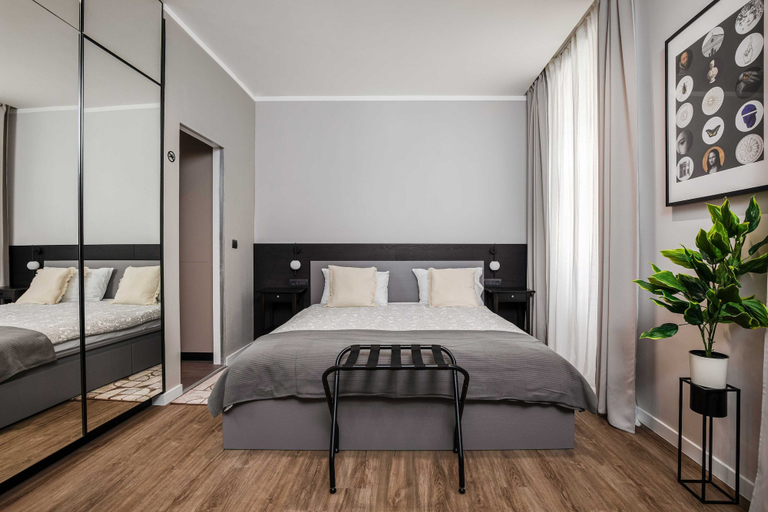 Bedroom 5, Sir John's Apartments, Rijeka