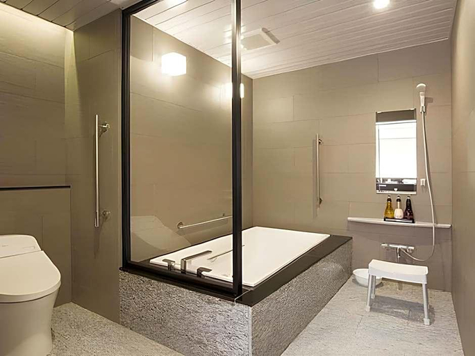 Bathroom 4, Clayton Bay Hotel, Kure