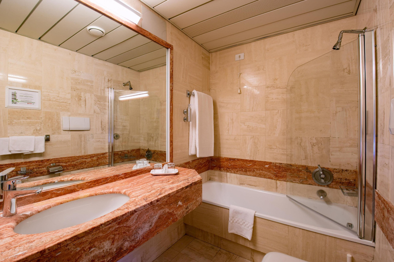 Bathroom 5, Etrusco Arezzo Hotel, Sure Hotel Collection by Best Western, Arezzo