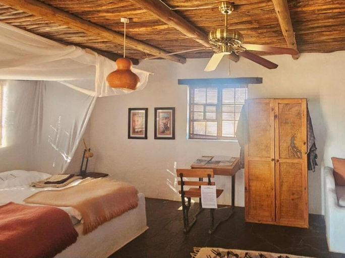 Room 5, Eningu Kalahari Lodge cc, Windhoek Rural