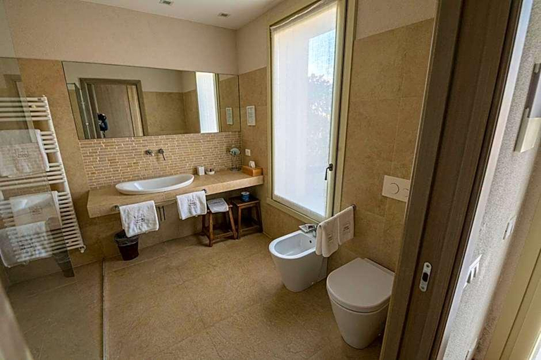 Bathroom 4, Prime Alture Wine Resort, Pavia