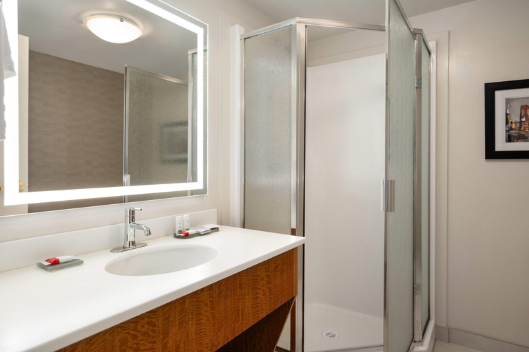 Bathroom 3, La Quinta Inn Vancouver Airport, Greater Vancouver