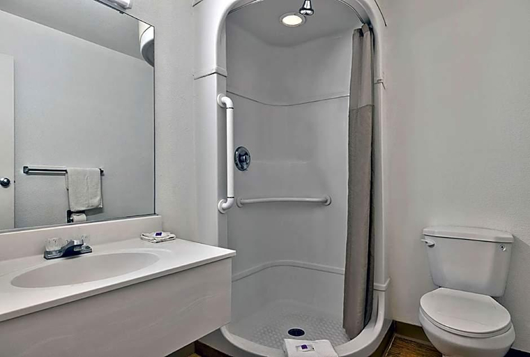 Bathroom 4, Motel 6 Bloomsburg, PA, Columbia