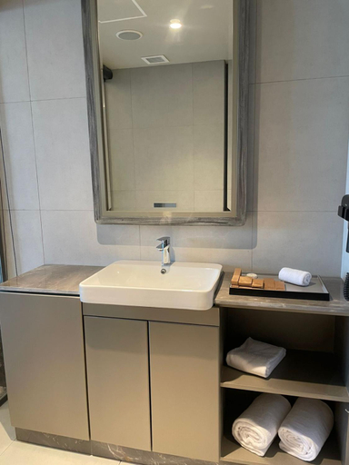 Bathroom 2, colombo international airport hotel, Katana