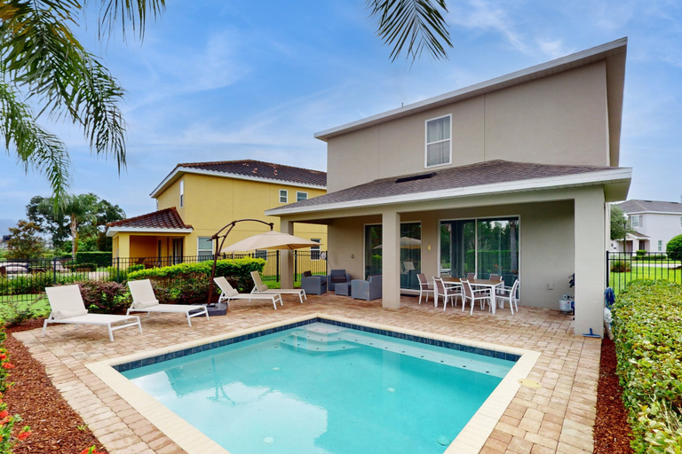 Pool 2, Near Theme Parks, fun Filled Home With Harry Potter Bedroom, & Private Pool, Osceola