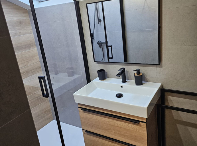 Bathroom 3, Apartments Diadora, Vis