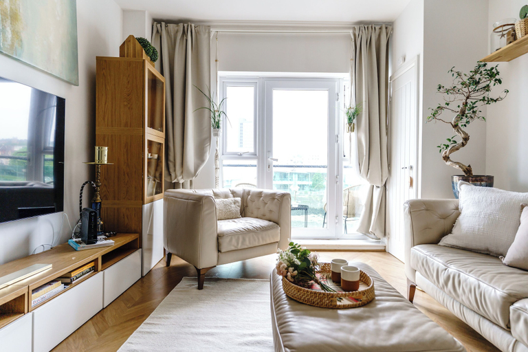 Living area 4, Riverfront Flat, Newport