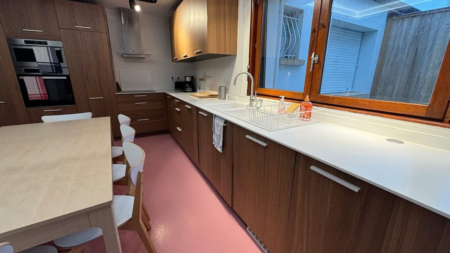 Room 5, Maison 5 Chambres et Parking Gratuit, Pas-de-Calais
