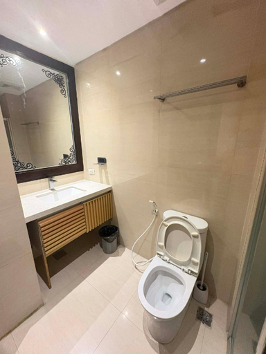 Bathroom 2, Elegant Studio near OKADA & MOA (Jade), Pasay City