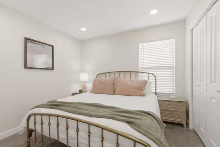 Room 1, Magazine Inn, Lafayette