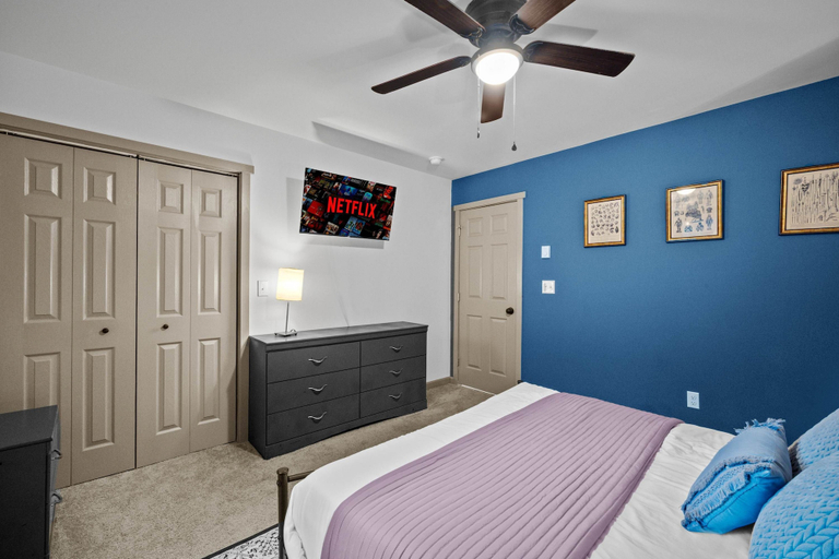 Room 2, Near Jfbb for Skiing With Hot Tub and Fire Pit, Monroe