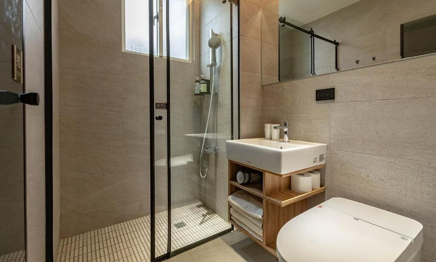 Bathroom, sun on the cloud, Hualien