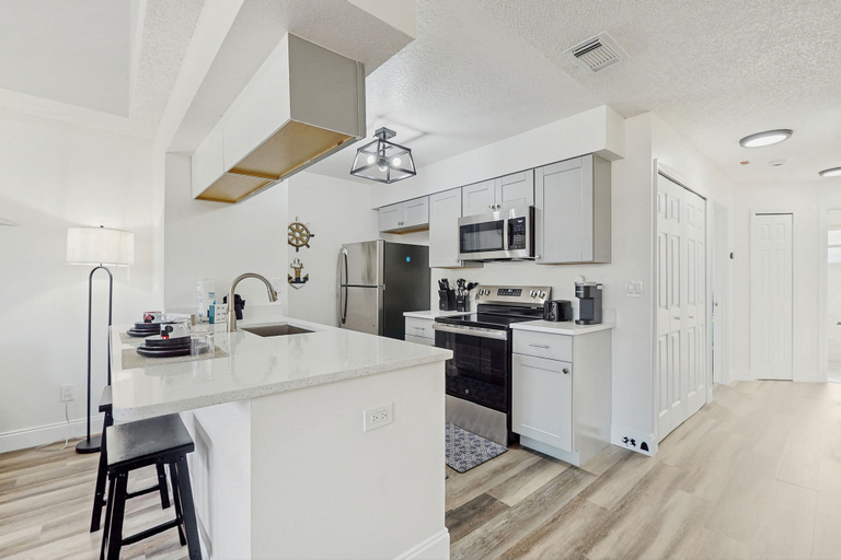 Private kitchen 3, Inviting Resort Condo With Pool Access, Full Kitchen & Near Disney Parks, Osceola
