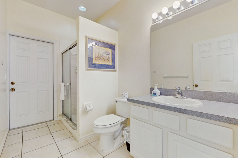 Bathroom 5, Home Near Disney/golf With Screened Pool, Spa, Pool Table, Foosball, AC, and W/D, Polk