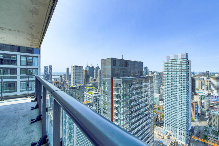 Property grounds 2, Haven on Bay - DT, Toronto
