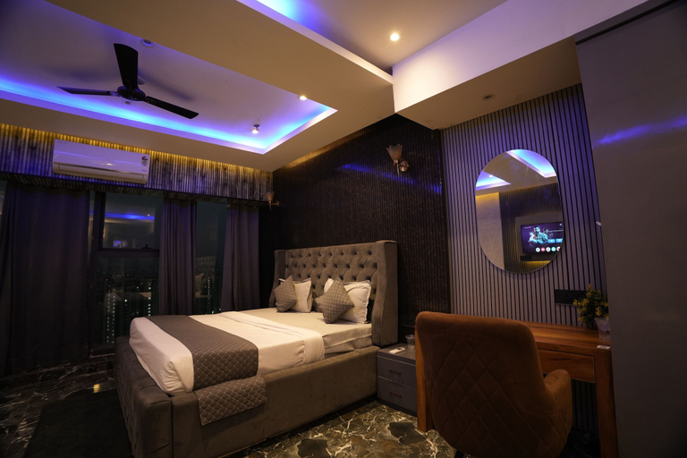 Room 4, Namaste B&B With Jacuzzi I Noida, Gautam Buddha Nagar