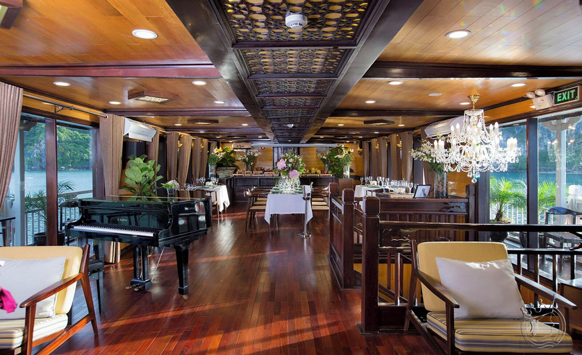 Bar (on property), Lan Ha Bay 4 Star Cruise, Hạ Long
