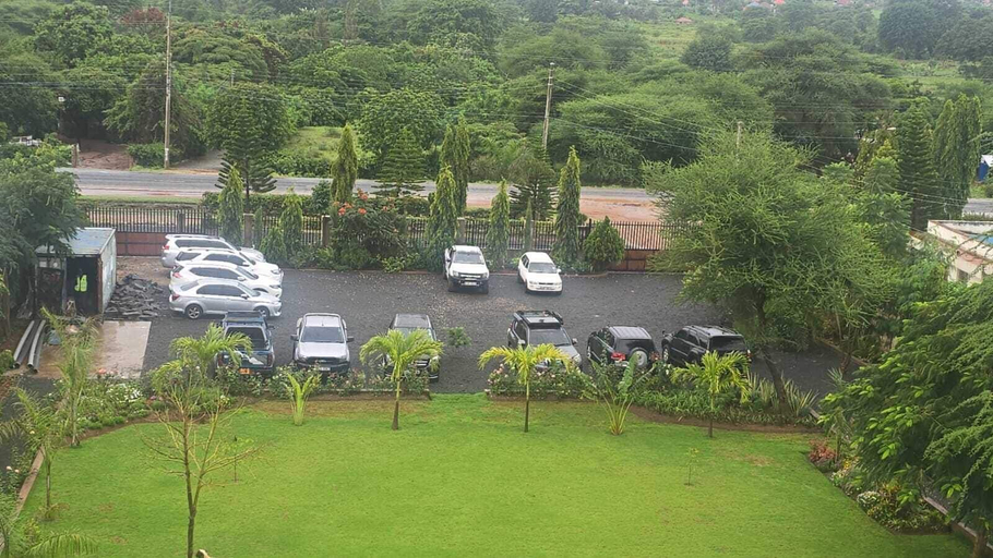 Property grounds 5, OLOISIRI NAMANGA HOTEL, Kajiado Central