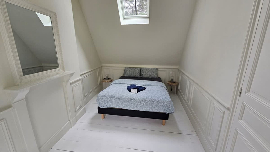 Room 5, T2 de la Prefecture in Arras, Pas-de-Calais