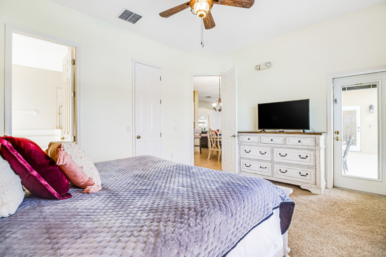 Room 4, Dog-friendly Home w/ Private Pool, High-speed Wifi, and Central AC, Osceola