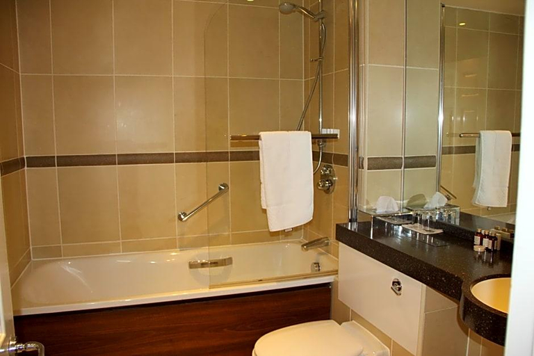 Bathroom 3, Royal Adelaide Hotel, Slough