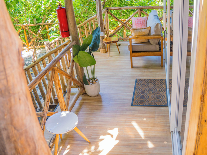 Balcony 2, Sea Eagle Oceanfront, Temeke