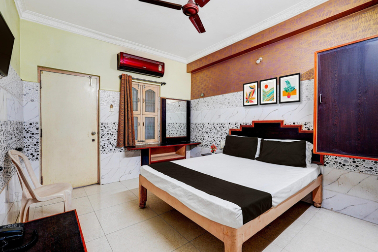 Room 2, Hotel O Tirupati Bus Station, Chittoor