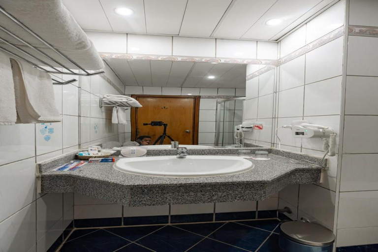 Bathroom 4, King Tut Aqua Park Beach Resort, Al-Ghurdaqah