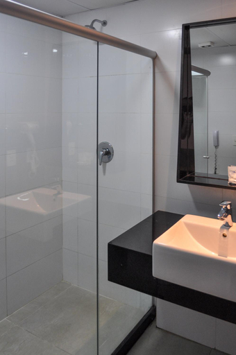 Bathroom 5, Marante Executive Hotel, Recife