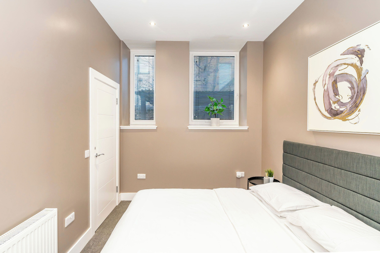 Room 5, Morningside Private Residence, Edinburgh