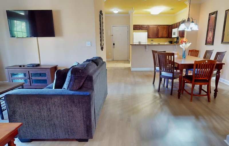 Interior 2, Resort Condo Close to Theme Parks With On-site Pool, Bar, Restaurant, & gym, Osceola