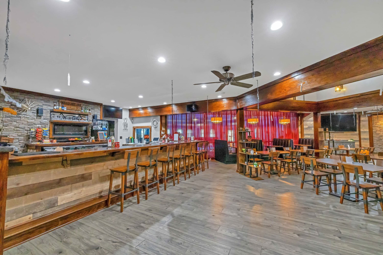 Room 2, Indoorpool Hottub Gameroom Firepit Dogfriendly, Monroe