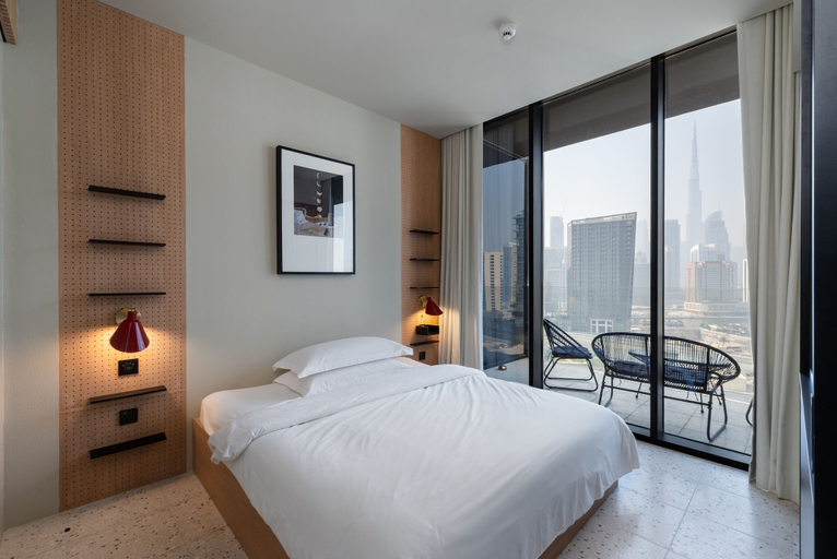 Room 5, Chic 1BR w Burj Views Near Downtown and Canal, Dubai