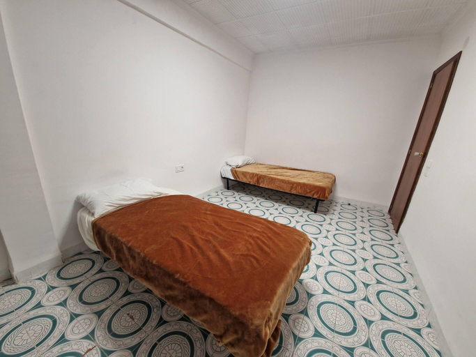 Bedroom 3, 114m 3 Bedroom Apartment with Balcony Lift and AC, Castellón